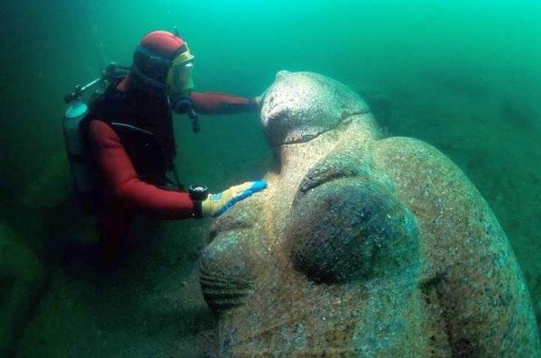klp4a-underwater-statues4 klp4a-underwater-statues4